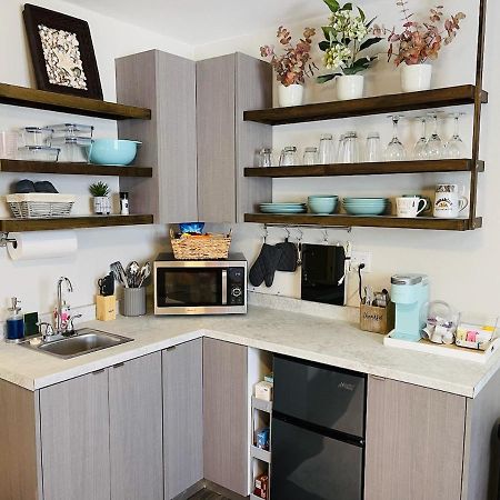 Coastal Chic Suite With Kitchenette And Private Entrance St. Petersburg Esterno foto