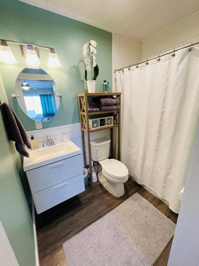 Coastal Chic Suite With Kitchenette And Private Entrance St. Petersburg Esterno foto